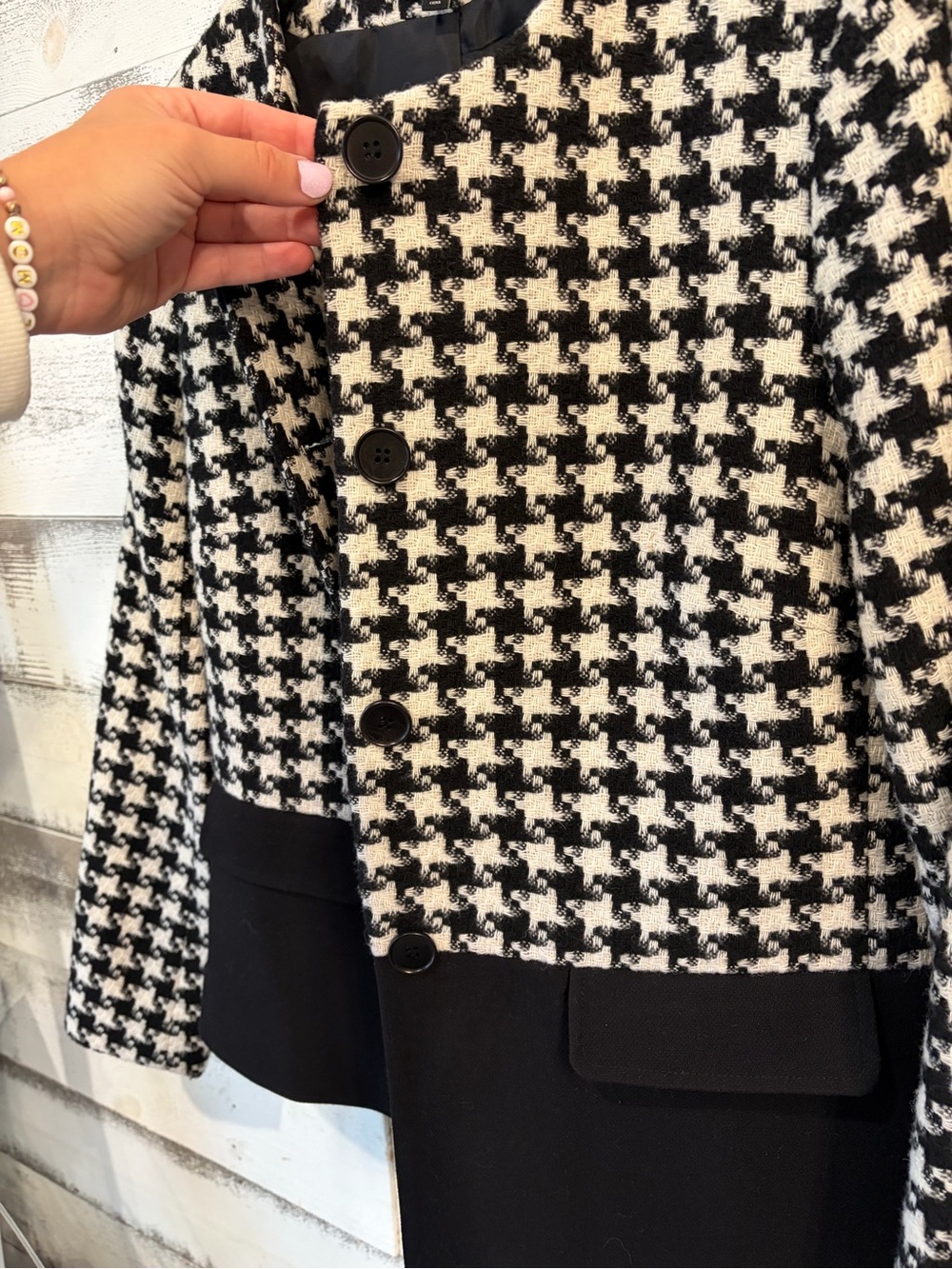Talbots Black White Houndstooth Wool Blend Cropped Jacket Blazer
(Size S)